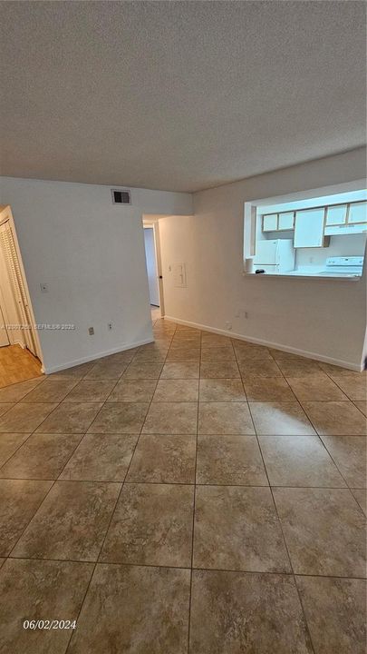 For Rent: $1,750 (1 beds, 1 baths, 768 Square Feet)