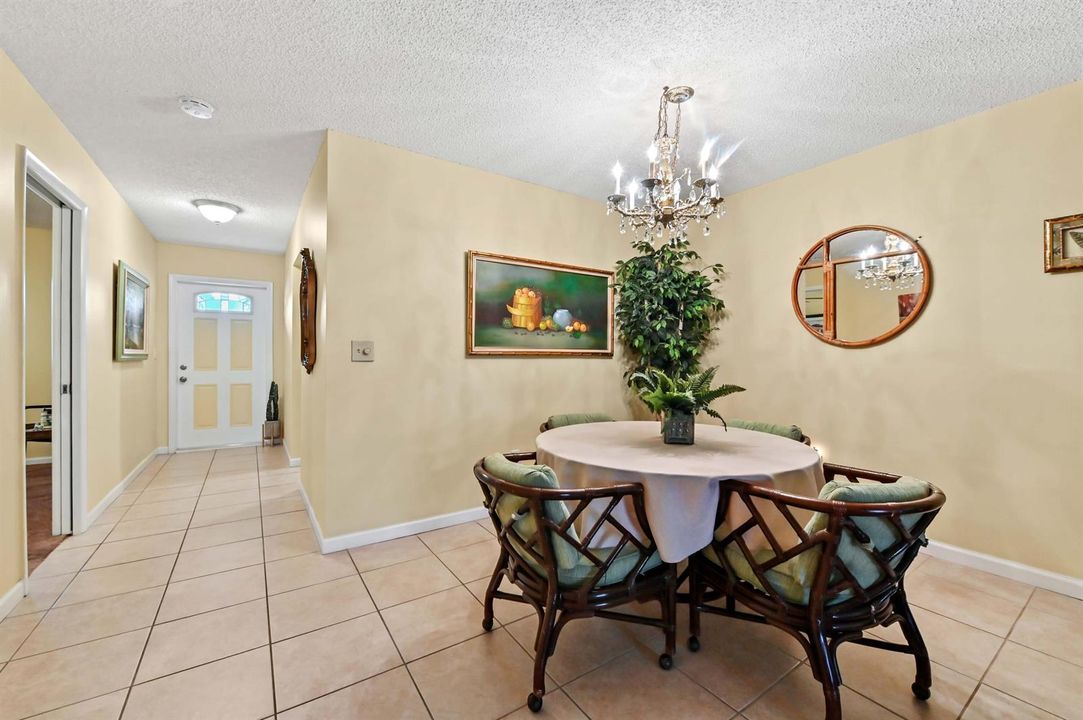 07 Dining room 02