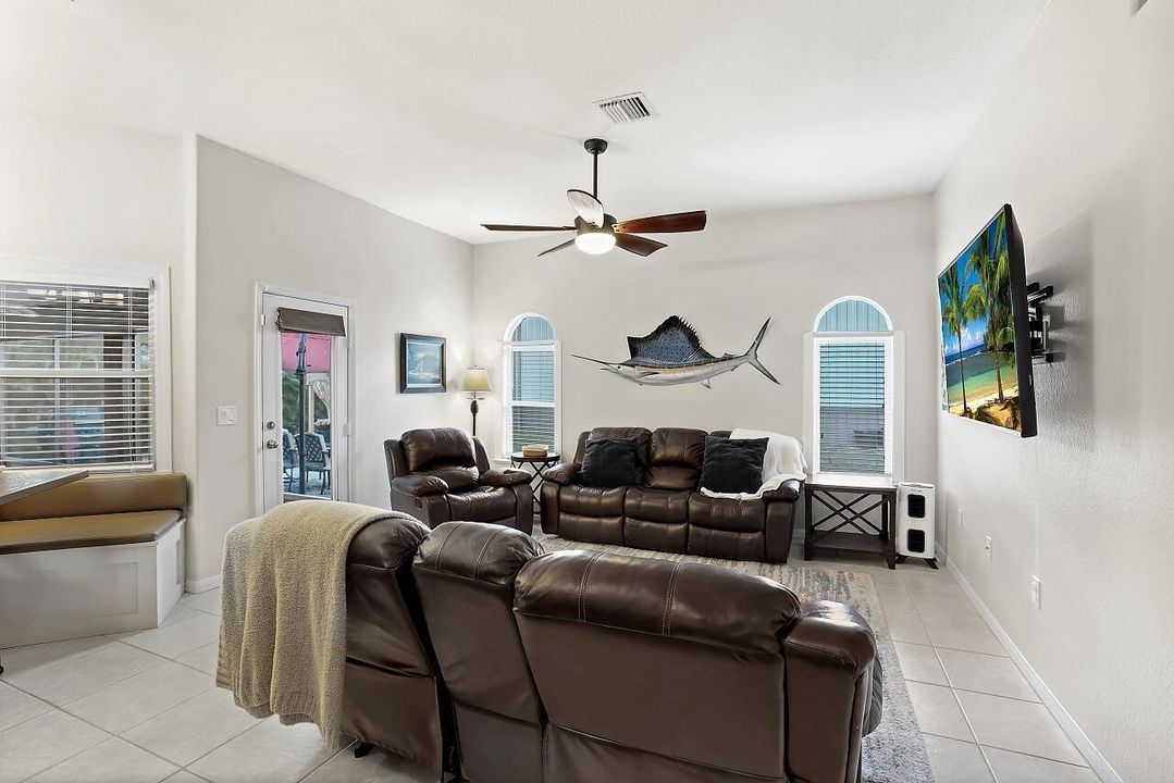 8015-97th-Ct-HigMedia-024-1280