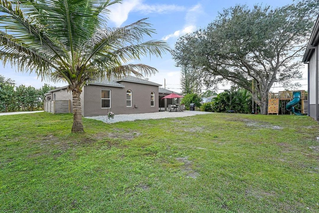 8015-97th-Ct-HigMedia-045-1280