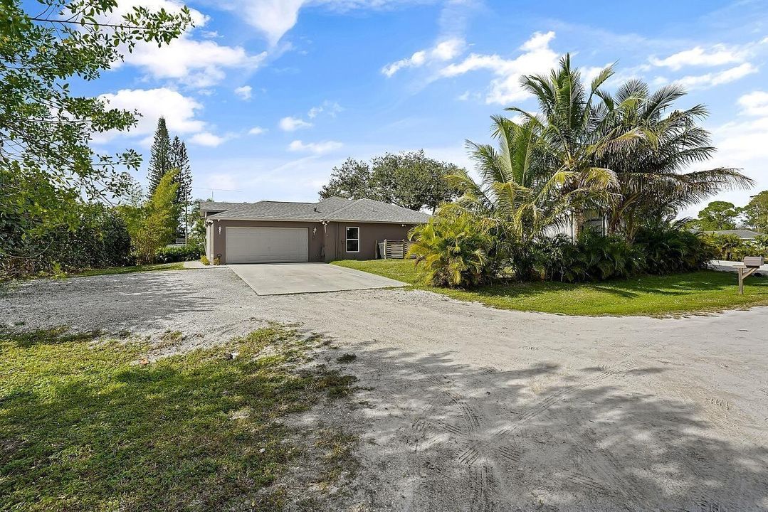 8015-97th-Ct-HigMedia-049-1280