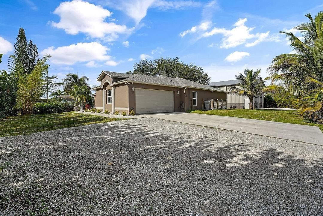8015-97th-Ct-HigMedia-048-1280