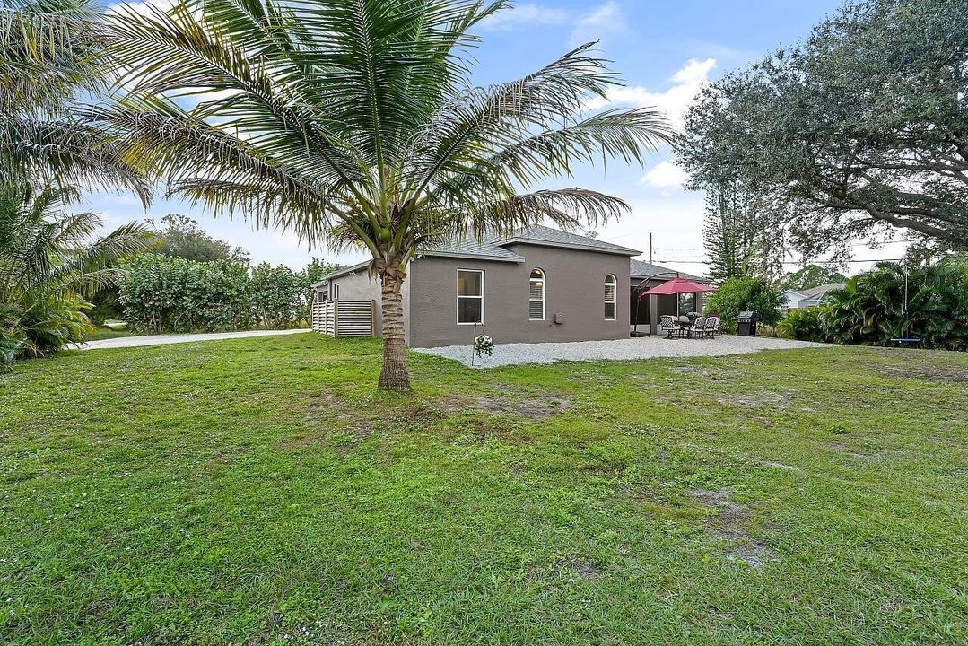 8015-97th-Ct-HigMedia-044-1280