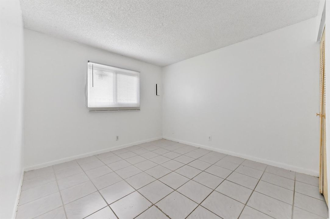 14 bedroom 01