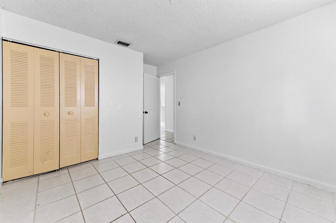 15 bedroom 02
