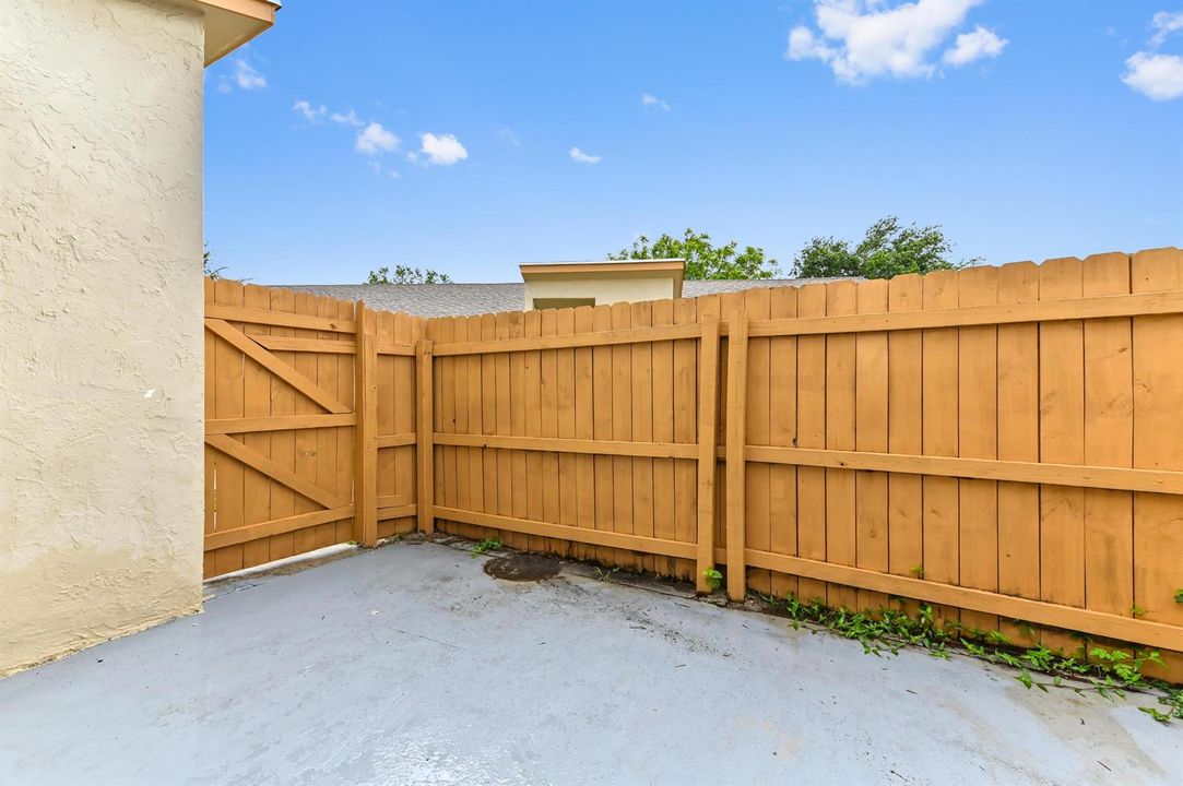 21 patio 01