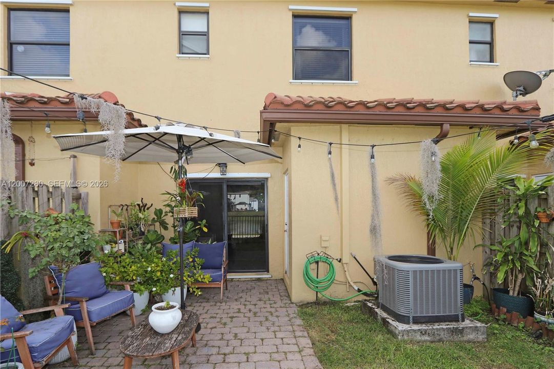 На продажу: $365,000 (3 спален, 2 ванн, 1432 Квадратных фут)