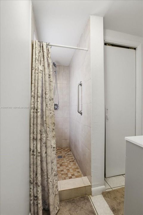2nd Bathroom