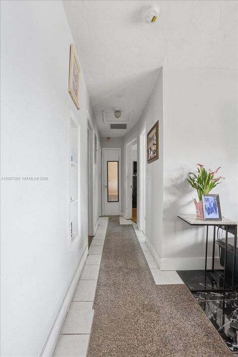 Active With Contract: $299,900 (3 beds, 2 baths, 1206 Square Feet)