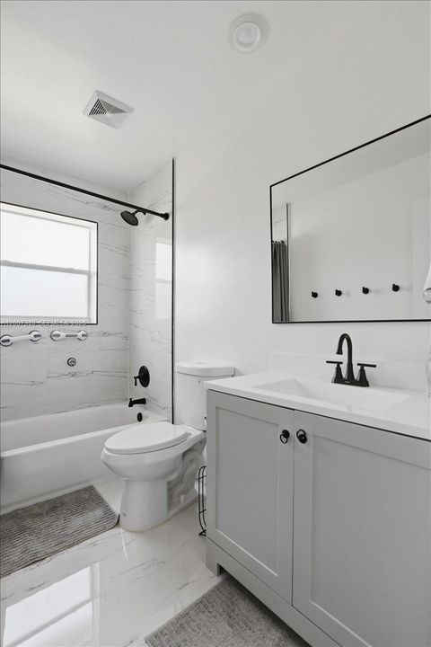 Active With Contract: $299,900 (3 beds, 2 baths, 1206 Square Feet)