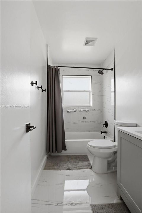 Active With Contract: $299,900 (3 beds, 2 baths, 1206 Square Feet)
