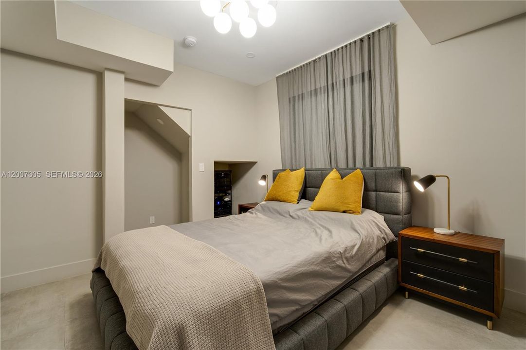 В аренду: $27,500 (5 спален, 5 ванн, 3193 Квадратных фут)