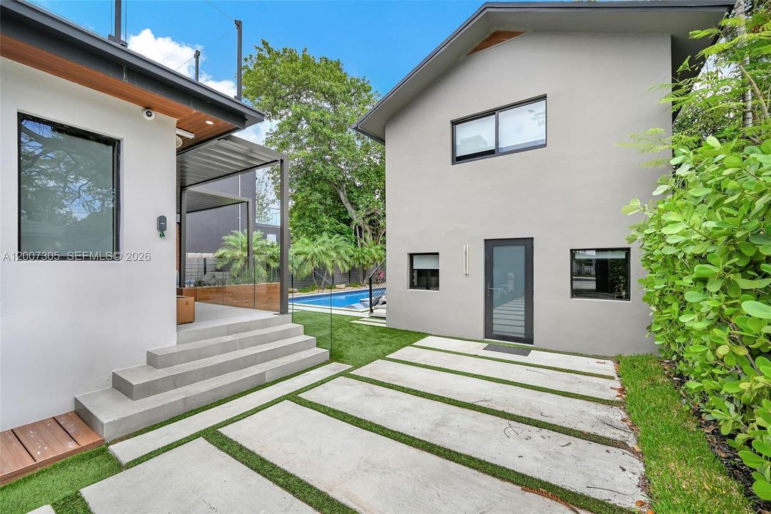 В аренду: $27,500 (5 спален, 5 ванн, 3193 Квадратных фут)