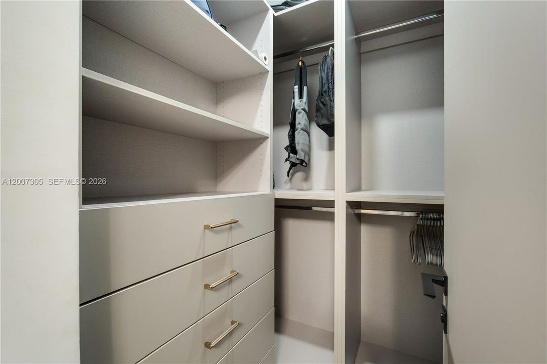 В аренду: $27,500 (5 спален, 5 ванн, 3193 Квадратных фут)