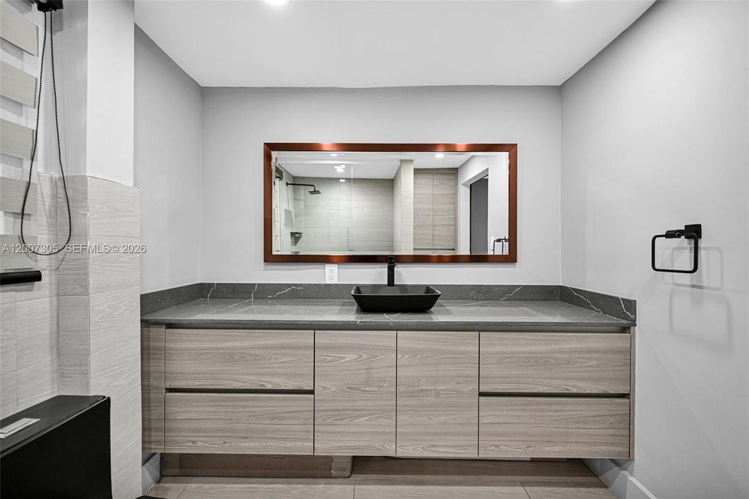 В аренду: $27,500 (5 спален, 5 ванн, 3193 Квадратных фут)