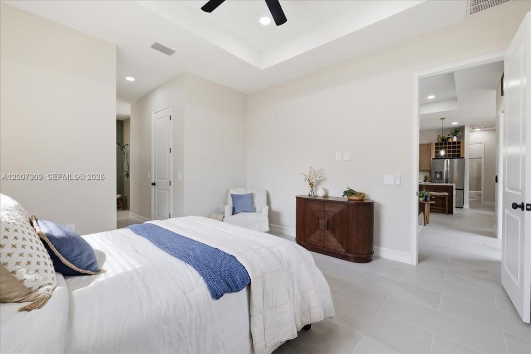 En Venta: $380,000 (4 camas, 2 baños, 1649 Pies cuadrados)