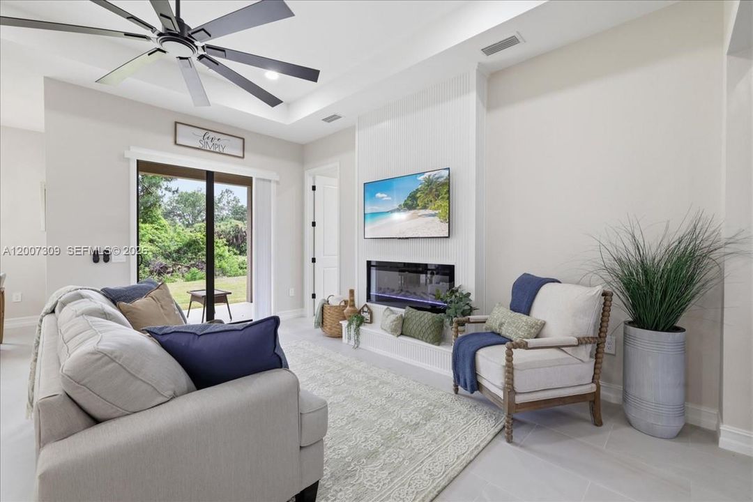 En Venta: $380,000 (4 camas, 2 baños, 1649 Pies cuadrados)