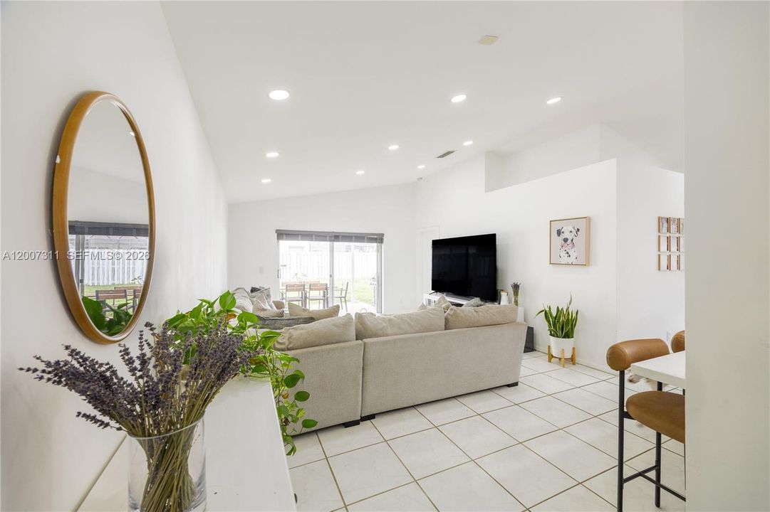 For Sale: $590,000 (3 beds, 2 baths, 1344 Square Feet)
