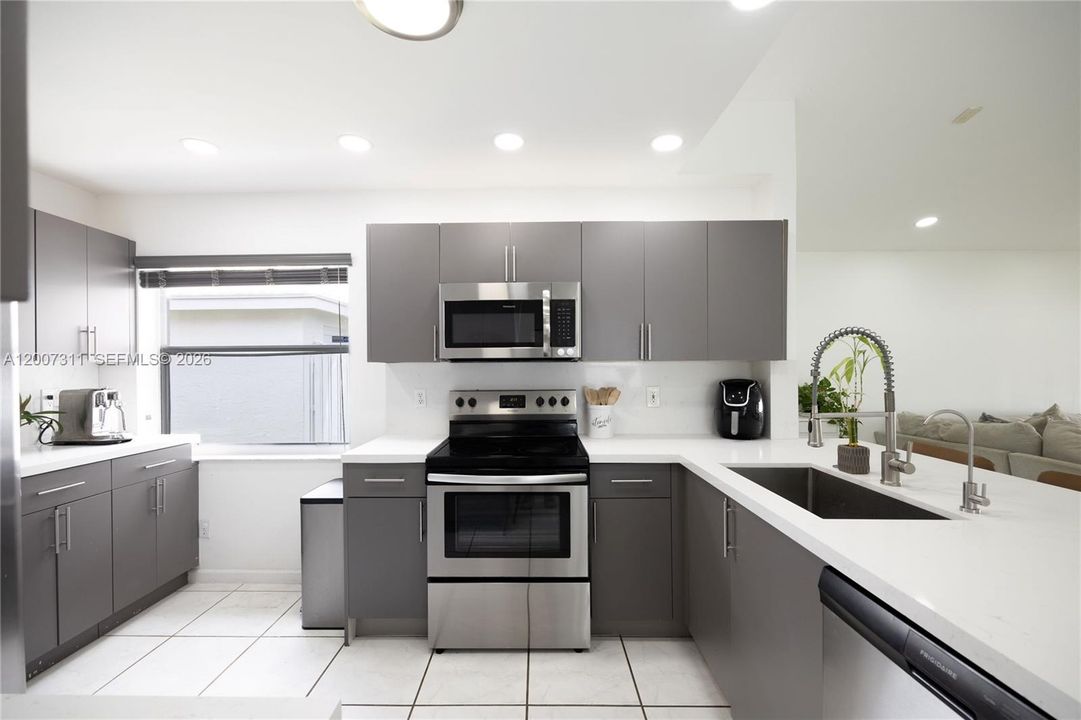 For Sale: $590,000 (3 beds, 2 baths, 1344 Square Feet)