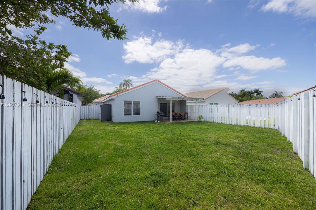 For Sale: $590,000 (3 beds, 2 baths, 1344 Square Feet)