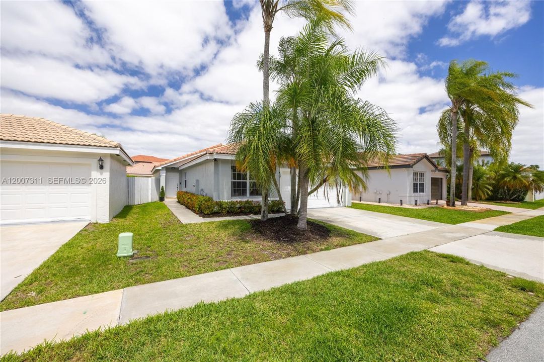 For Sale: $590,000 (3 beds, 2 baths, 1344 Square Feet)