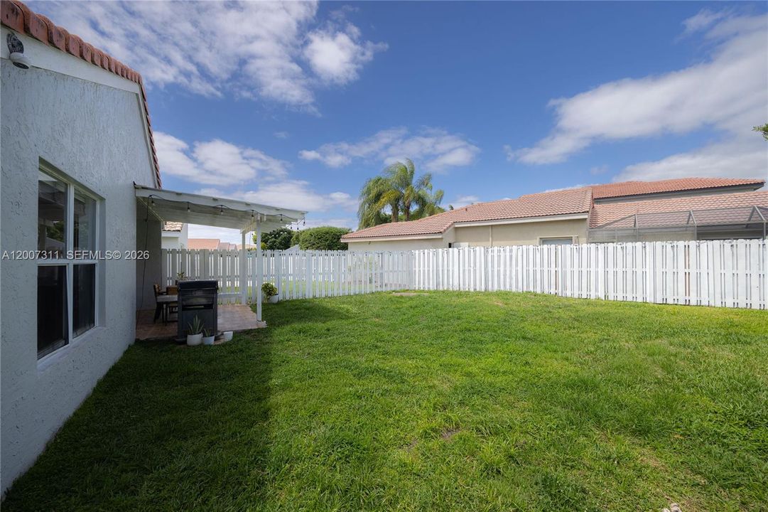 For Sale: $590,000 (3 beds, 2 baths, 1344 Square Feet)