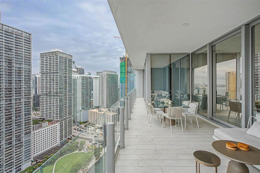 For Rent: $29,000 (3 beds, 4 baths, 3078 Square Feet)