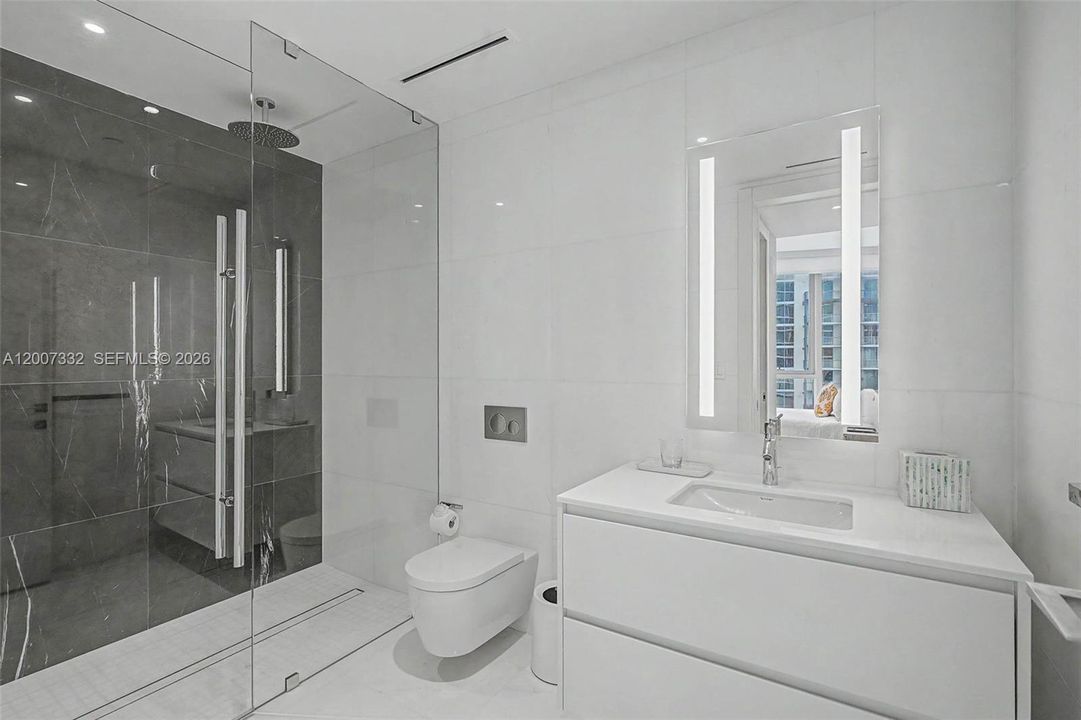 For Rent: $29,000 (3 beds, 4 baths, 3078 Square Feet)