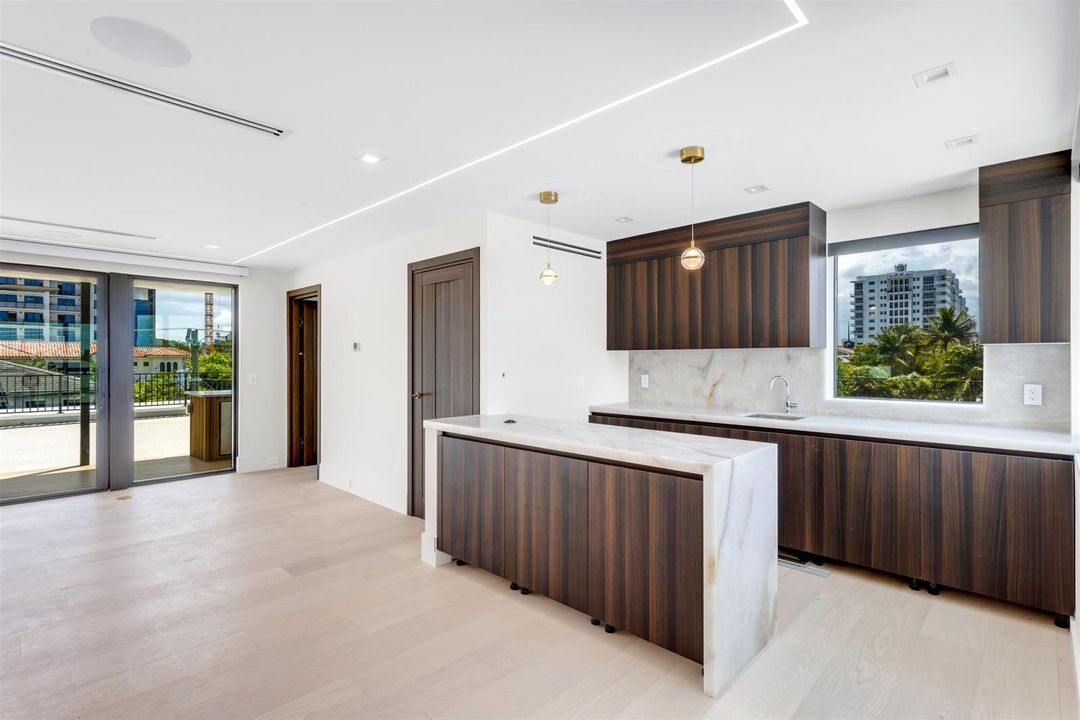 CLUBROOM_WETBAR_EB