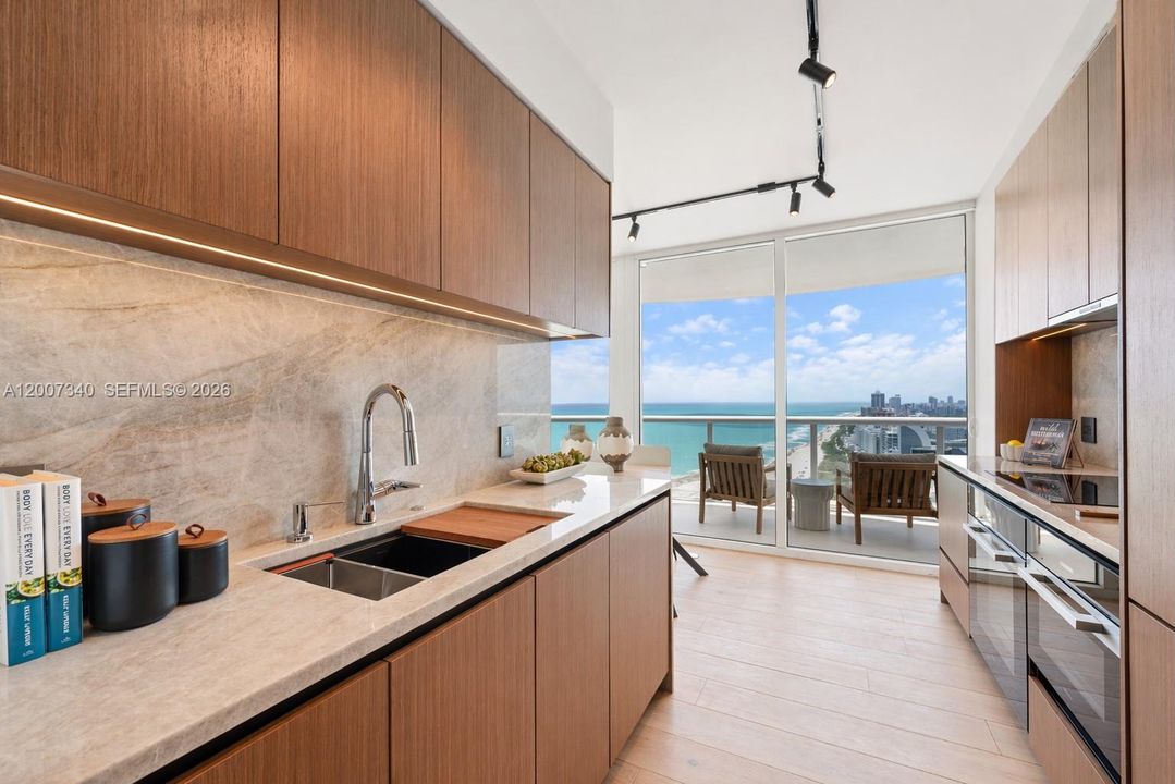 For Sale: $1,950,000 (2 beds, 2 baths, 1151 Square Feet)