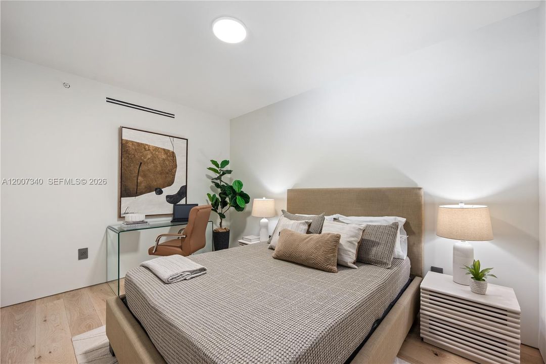 For Sale: $1,950,000 (2 beds, 2 baths, 1151 Square Feet)