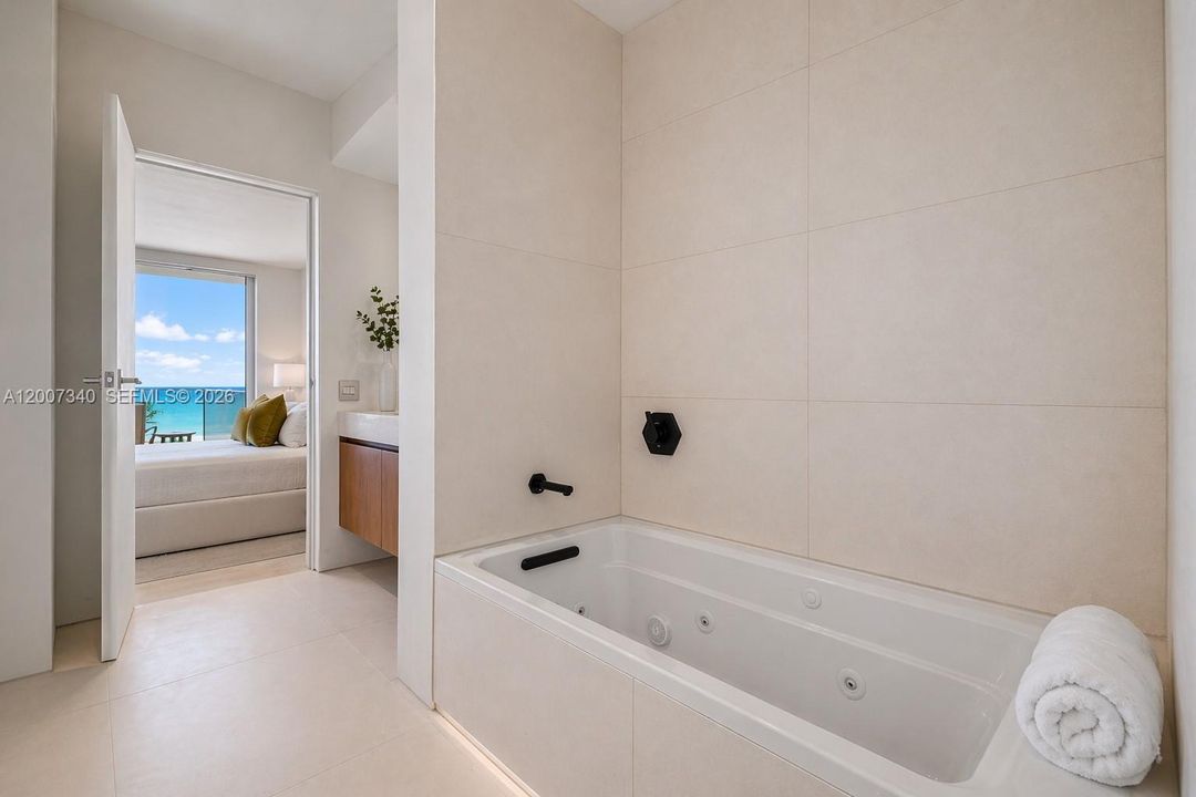For Sale: $1,950,000 (2 beds, 2 baths, 1151 Square Feet)