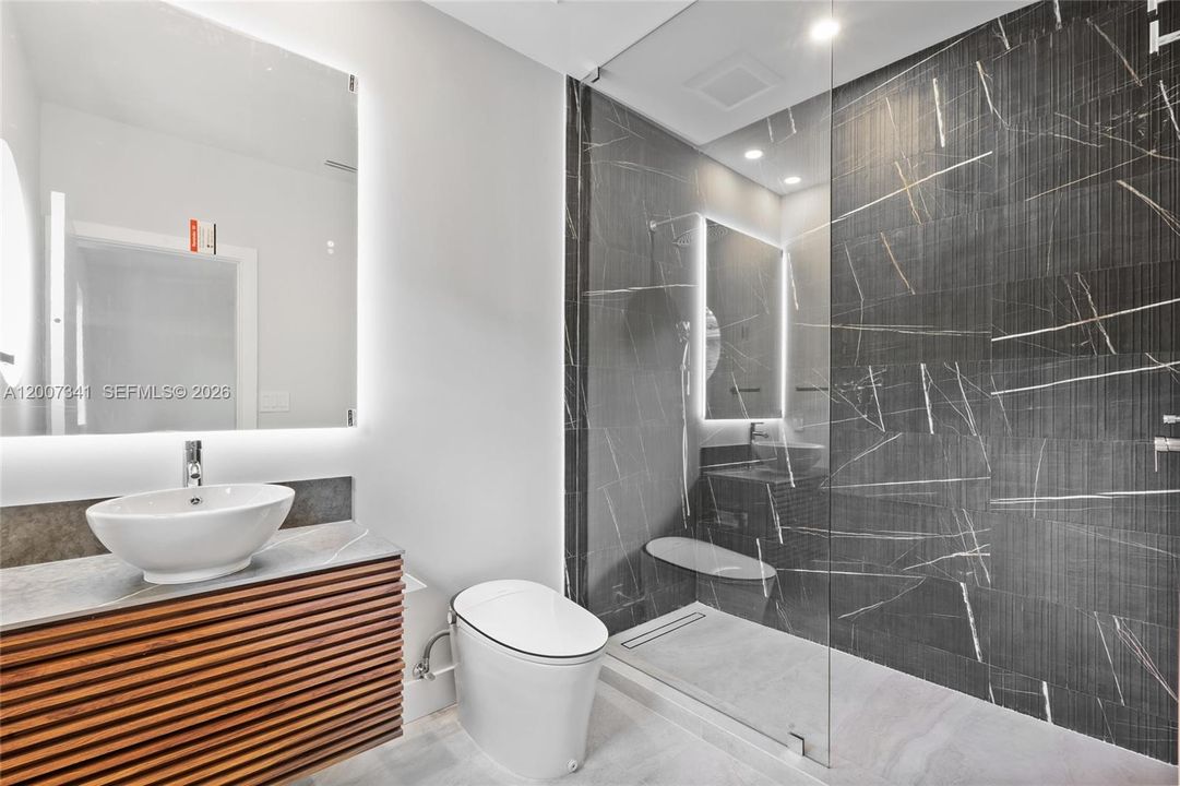 For Sale: $6,295,000 (4 beds, 4 baths, 3206 Square Feet)