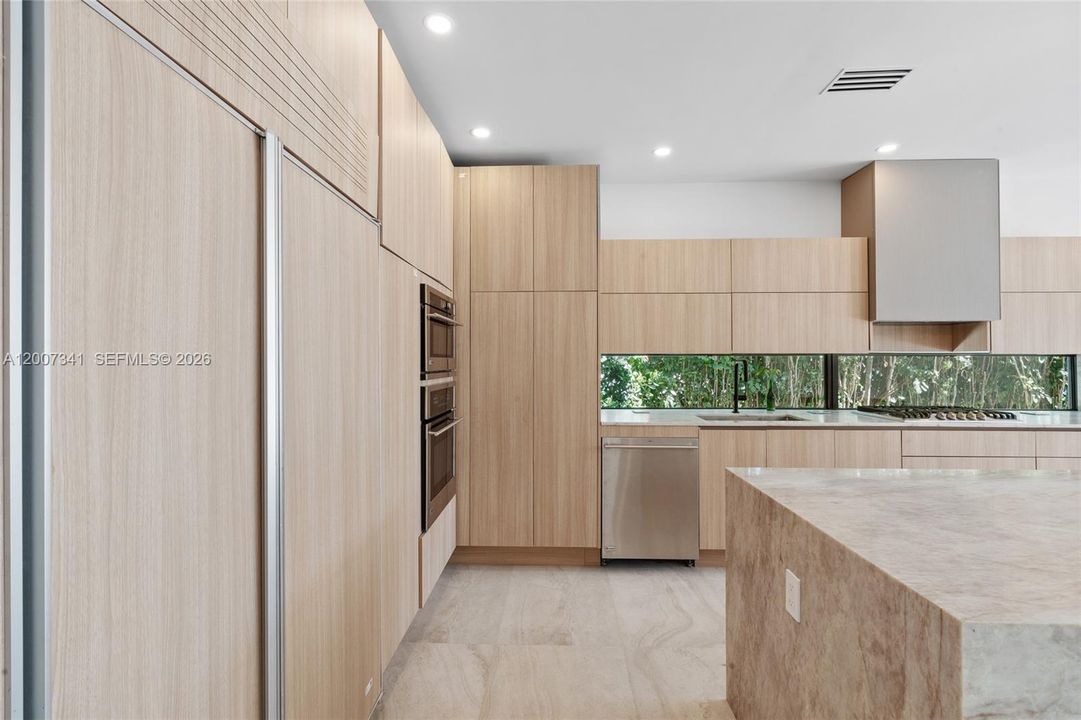 For Sale: $6,295,000 (4 beds, 4 baths, 3206 Square Feet)