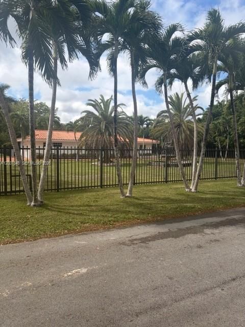 For Rent: $8,500 (3 beds, 3 baths, 2348 Square Feet)