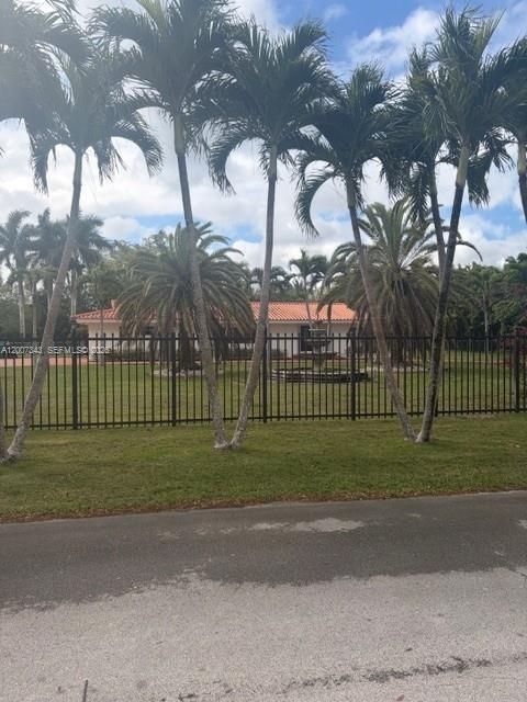 For Rent: $8,500 (3 beds, 3 baths, 2348 Square Feet)