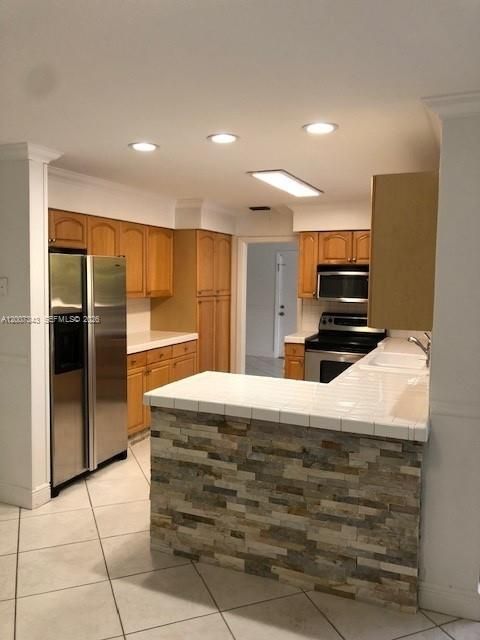 For Rent: $8,500 (3 beds, 3 baths, 2348 Square Feet)