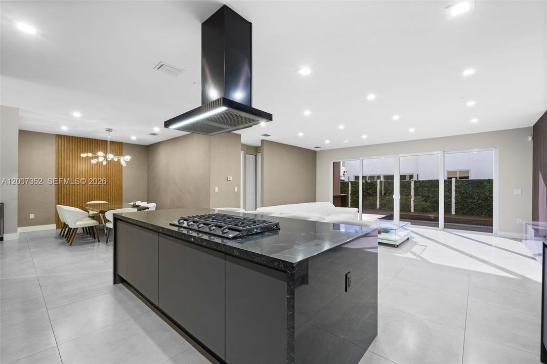 Recently Rented: $10,500 (5 beds, 5 baths, 3113 Square Feet)