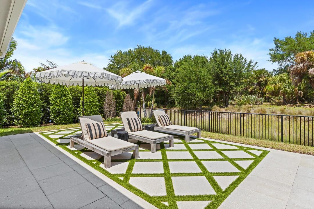 2465 NE Evinrude Circle-91