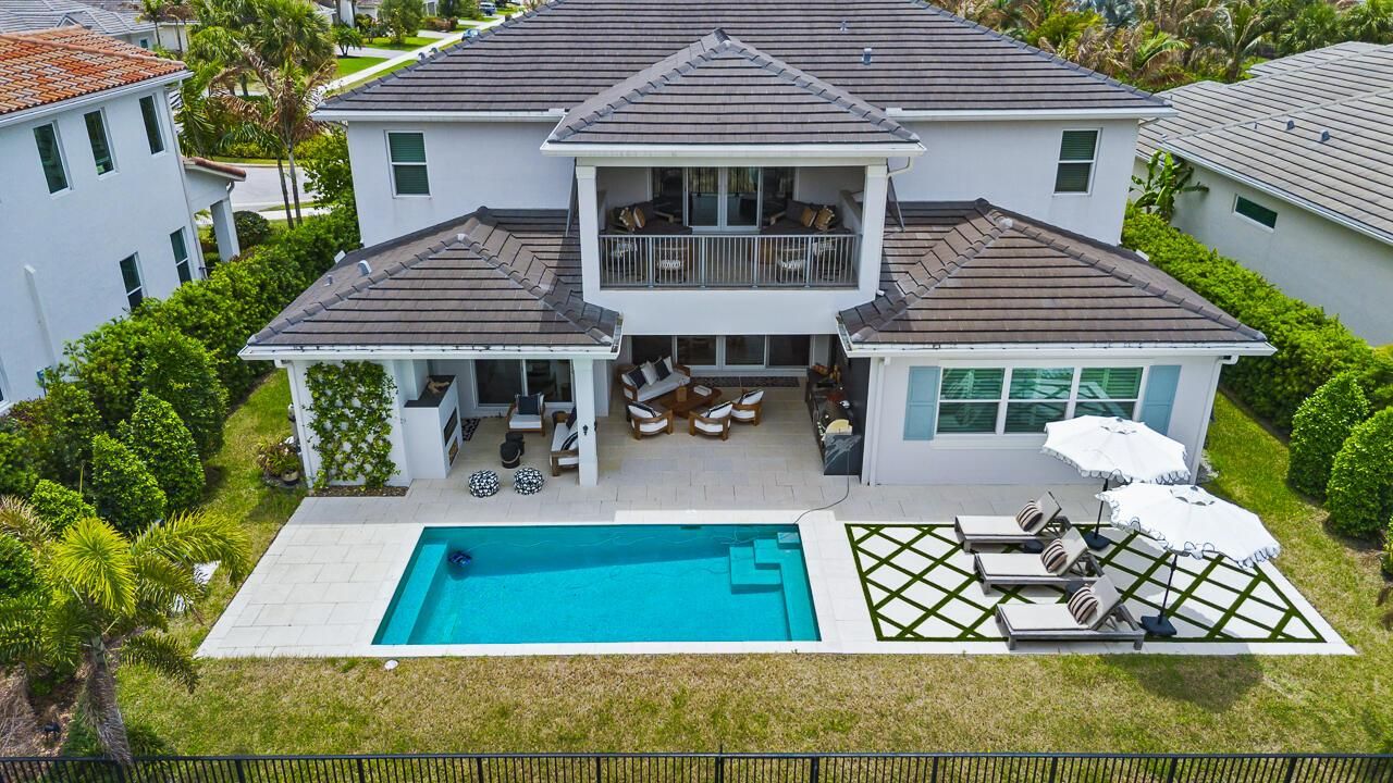 2465 NE Evinrude Circle-11