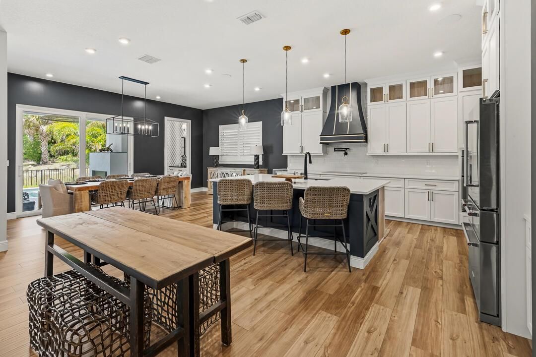 2465 NE Evinrude Circle-59