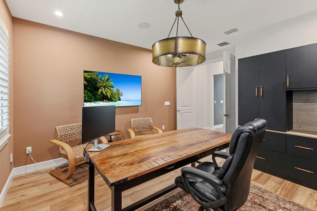 2465 NE Evinrude Circle-58