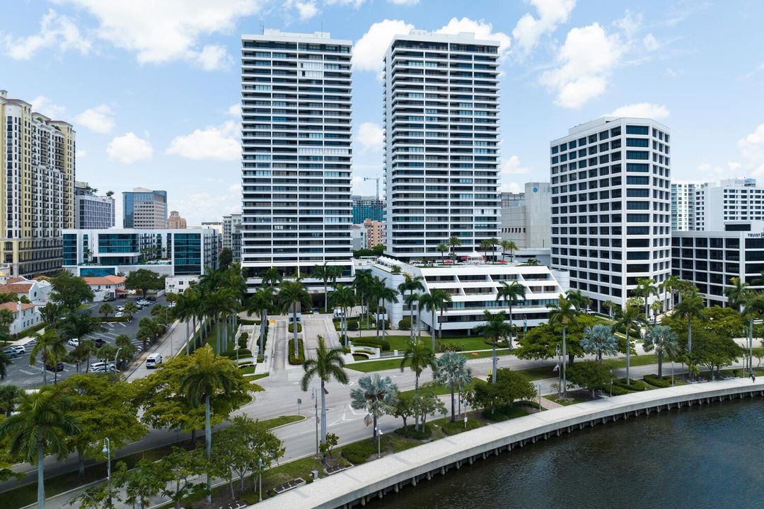 525 S Flagler Dr Unit 26h West-large-025
