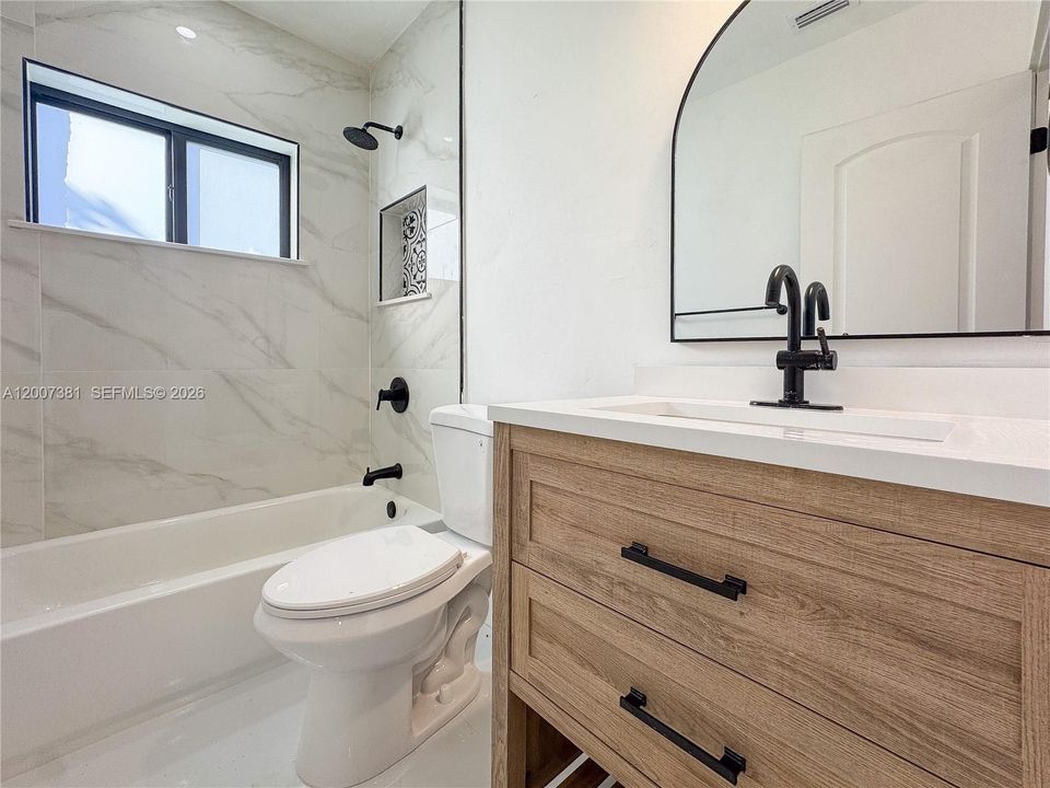 For Sale: $605,000 (0 beds, 0 baths, 1296 Square Feet)