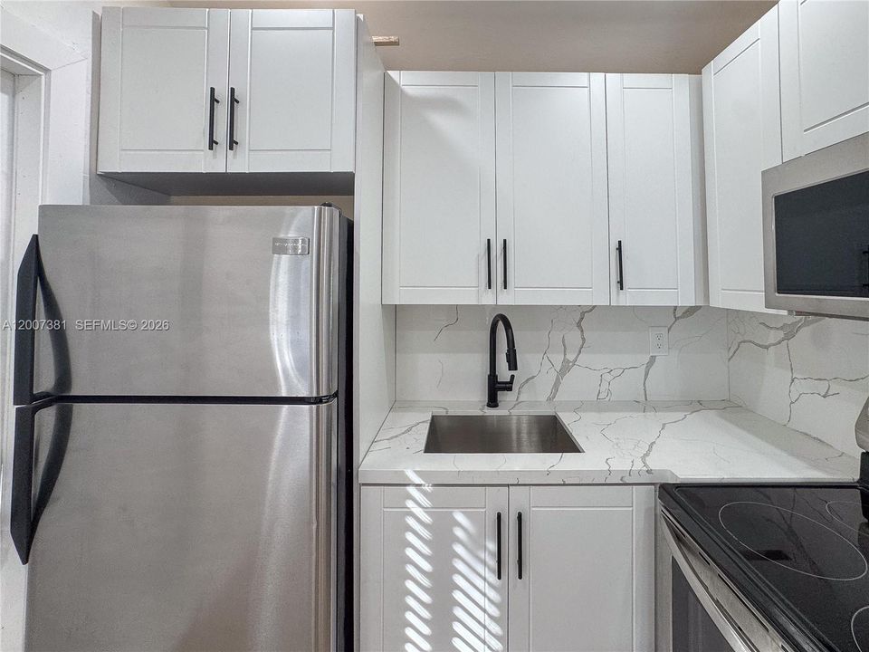 For Sale: $605,000 (0 beds, 0 baths, 1296 Square Feet)