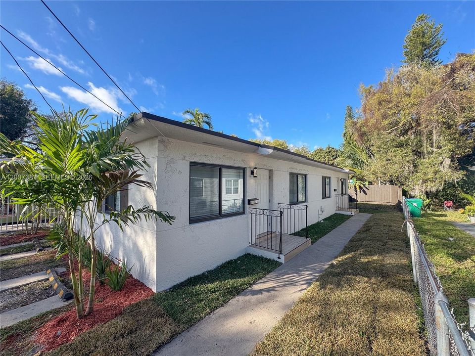 For Sale: $605,000 (0 beds, 0 baths, 1296 Square Feet)