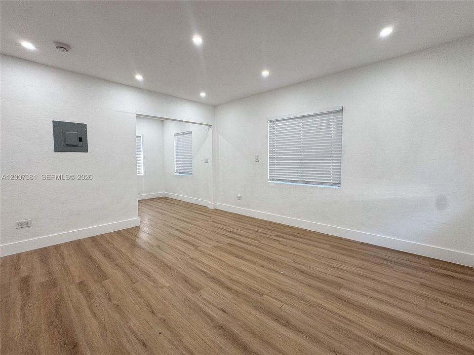 For Sale: $605,000 (0 beds, 0 baths, 1296 Square Feet)
