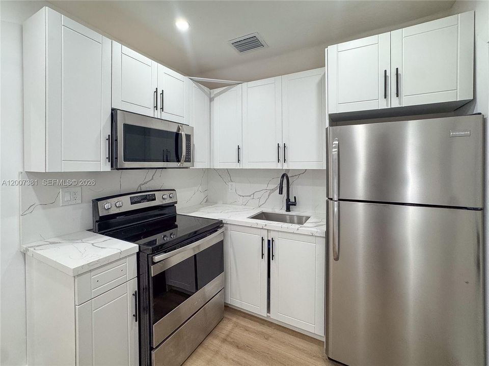 For Sale: $605,000 (0 beds, 0 baths, 1296 Square Feet)