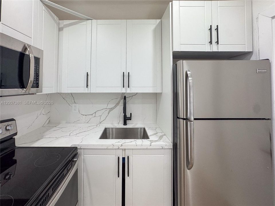 For Sale: $605,000 (0 beds, 0 baths, 1296 Square Feet)