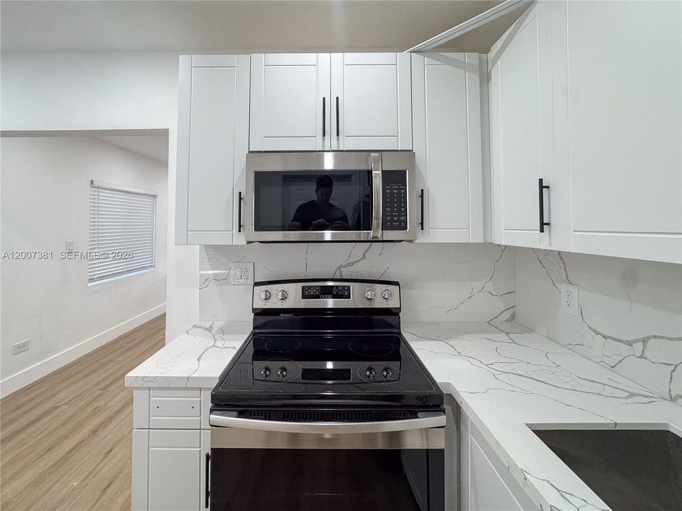 For Sale: $605,000 (0 beds, 0 baths, 1296 Square Feet)